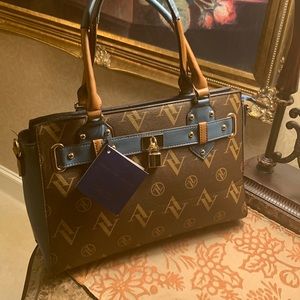 💖💖💖💖NWT $210 Adrienne Vittadini Womens Crossbody Bag Brown/Tan/Steel Blue